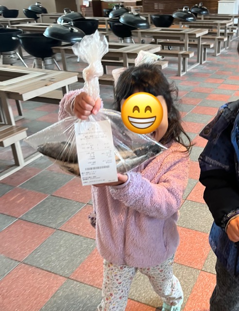 うみファームで釣った魚を持ってうみファームキッチンへ!